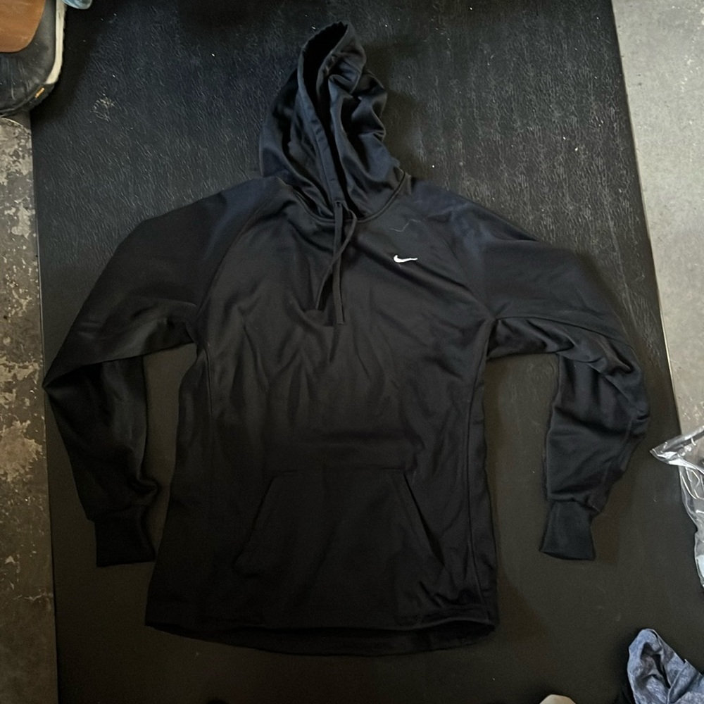 Nike Black Thermafit womens sweatshirt pullover with pocket and fleece lining